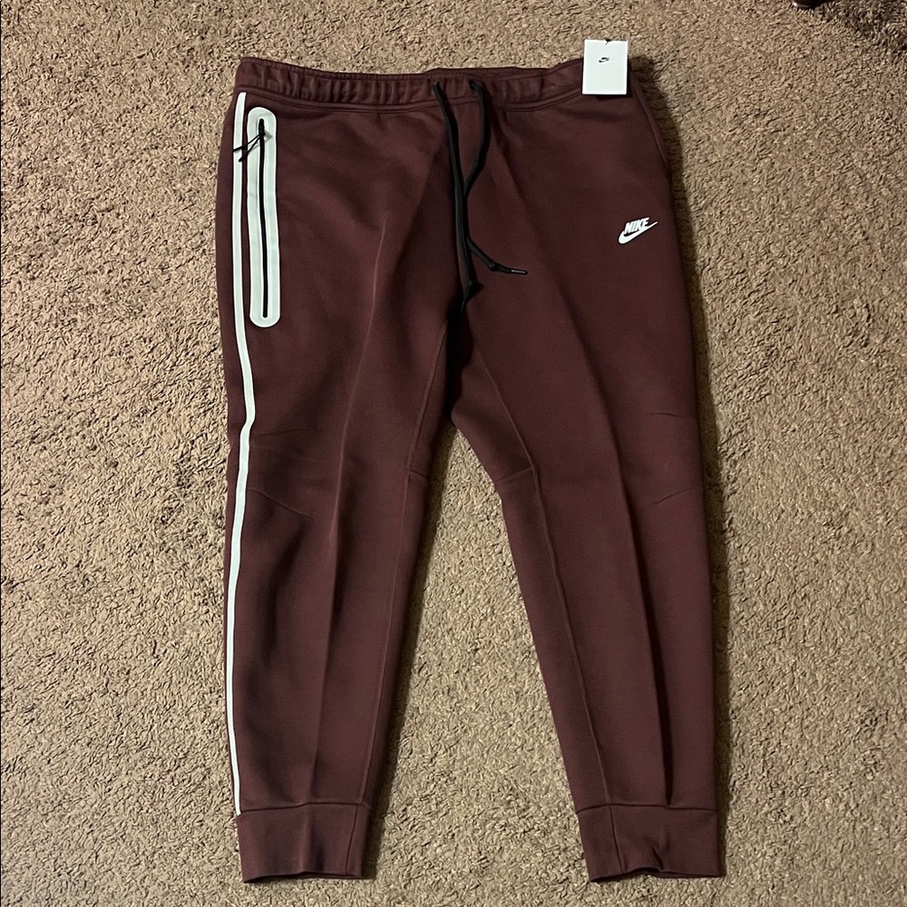 Nike Tech Fleece Reflective Jogger Sweatpants Burgundy HQ3747-652 Size 2XL